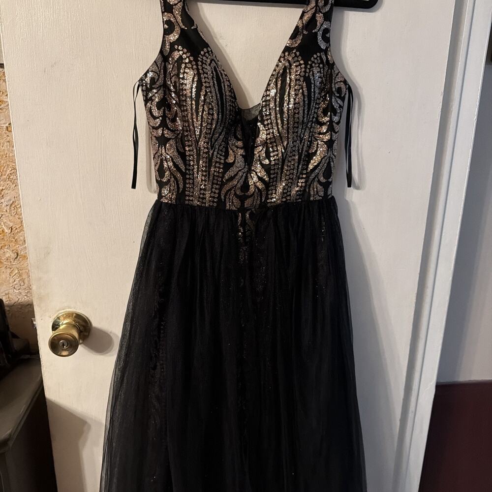 Jump Apparel Women’s Size 1/2 Black Gold Sequin Tulle Maxi Formal Evening Dress